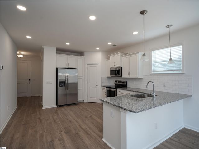 27 Thorne Street, Fountain Inn, SC 29644