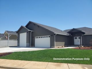 135 Cabernet Circle, Cave Junction, OR 97523