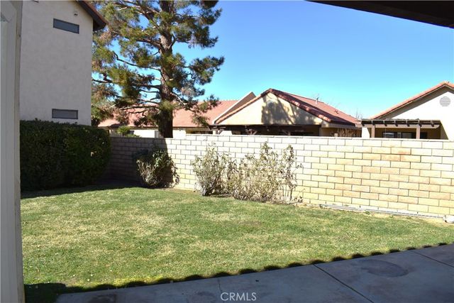 19282 Pine Way, Apple Valley, CA 92308