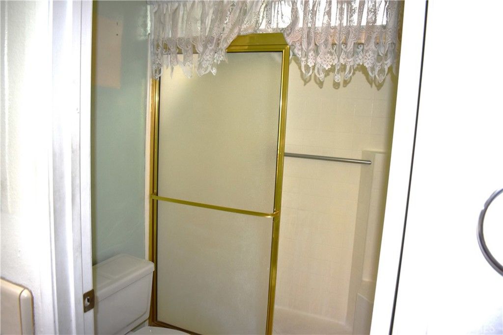 Image 13 of property listing at 19282 Pine Way, Apple Valley, CA 92308