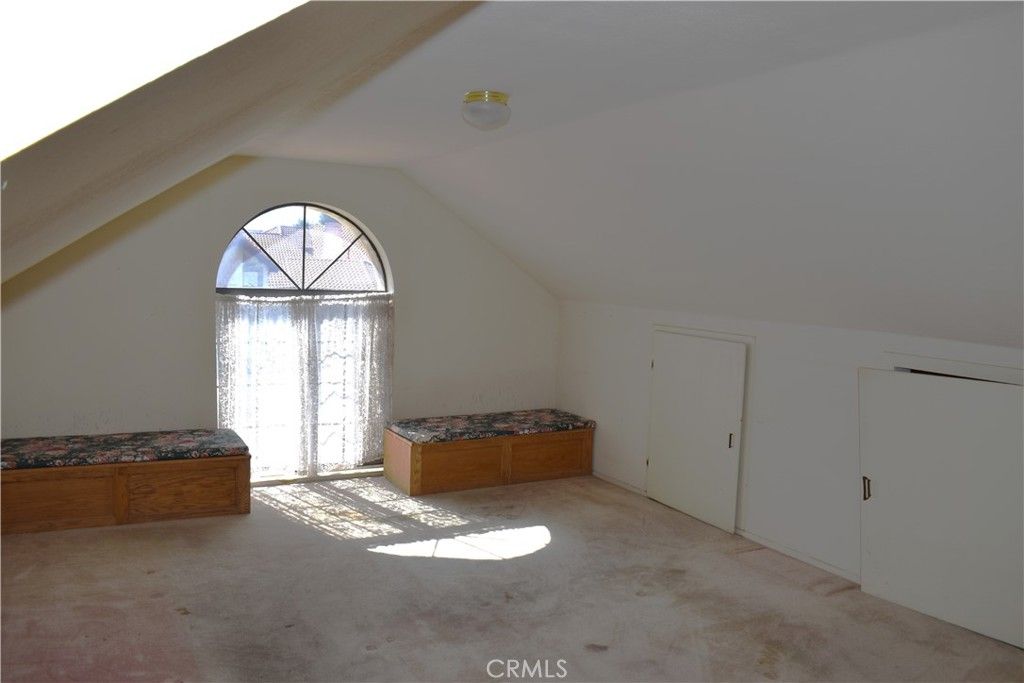 Image 16 of property listing at 19282 Pine Way, Apple Valley, CA 92308