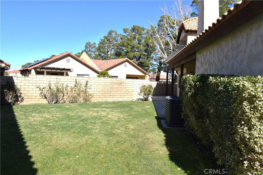 Image 24 of property listing at 19282 Pine Way, Apple Valley, CA 92308