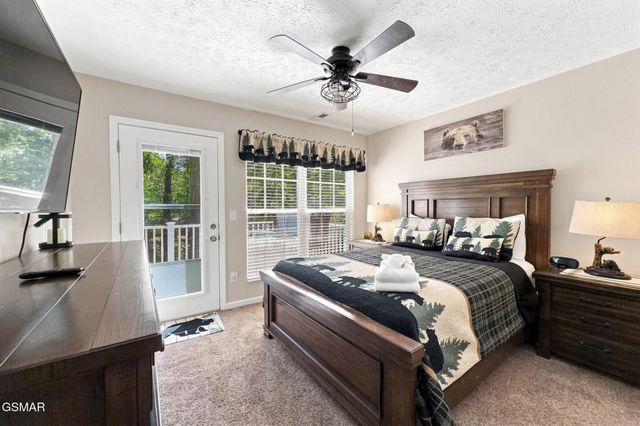 2032 Slippery Rock Circle, Pigeon Forge, TN 37862