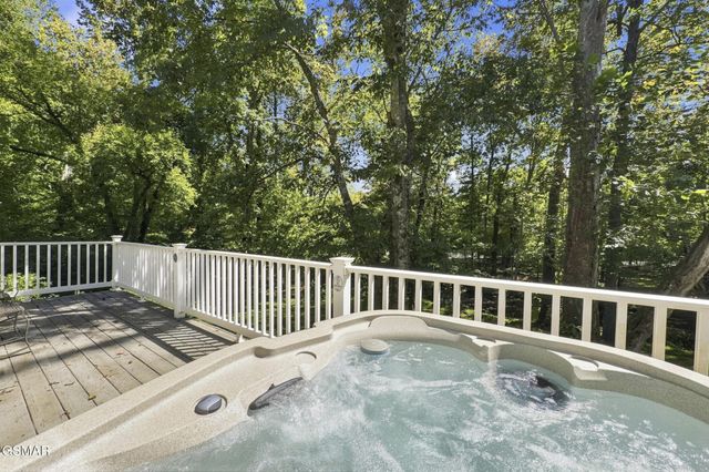 2032 Slippery Rock Circle, Pigeon Forge, TN 37862