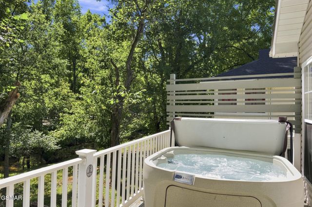 2032 Slippery Rock Circle, Pigeon Forge, TN 37862