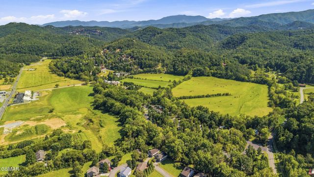 2032 Slippery Rock Circle, Pigeon Forge, TN 37862