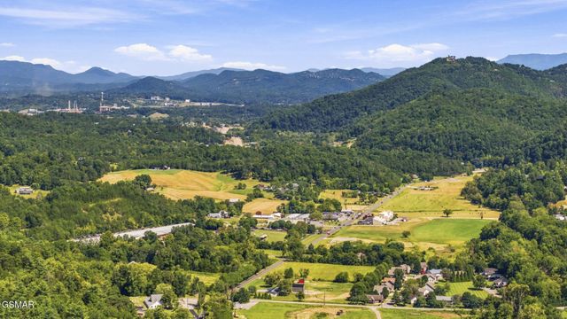 2032 Slippery Rock Circle, Pigeon Forge, TN 37862