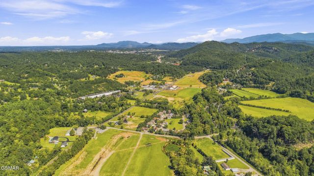 2032 Slippery Rock Circle, Pigeon Forge, TN 37862