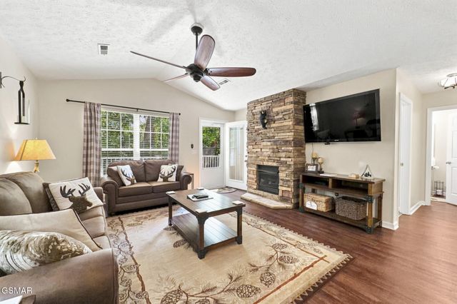 2032 Slippery Rock Circle, Pigeon Forge, TN 37862