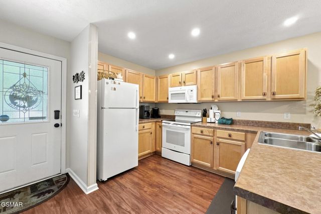 2032 Slippery Rock Circle, Pigeon Forge, TN 37862