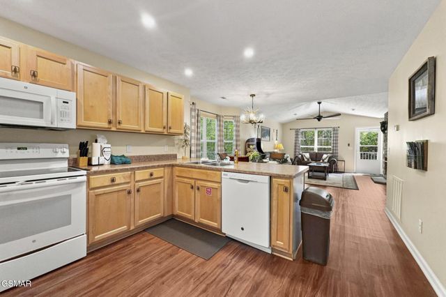 2032 Slippery Rock Circle, Pigeon Forge, TN 37862