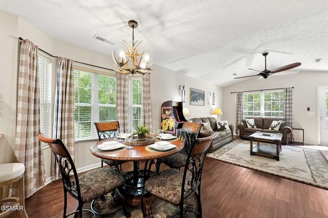 2032 Slippery Rock Circle, Pigeon Forge, TN 37862