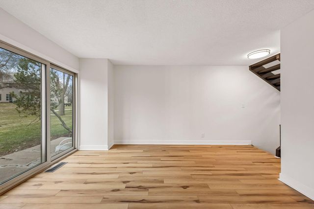 1754 Meadowlark Road 41754, Eagan, MN 55122