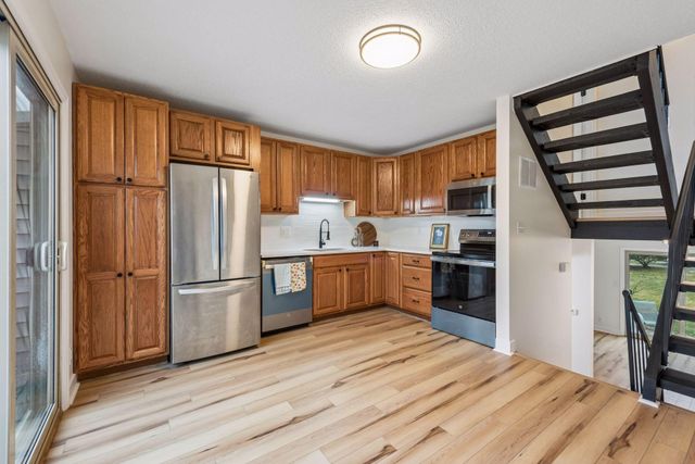 1754 Meadowlark Road 41754, Eagan, MN 55122