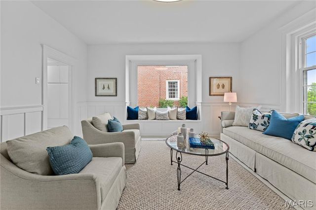 31 Dartford Avenue, Clayton, MO 63105