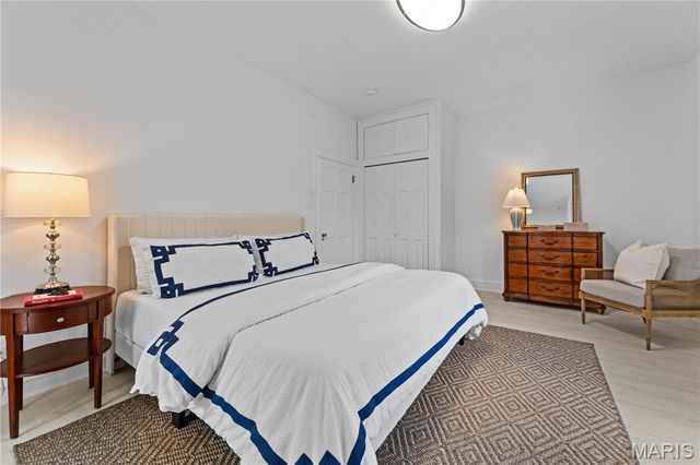 31 Dartford Avenue, Clayton, MO 63105
