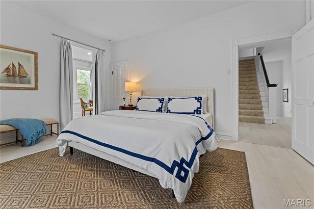 31 Dartford Avenue, Clayton, MO 63105
