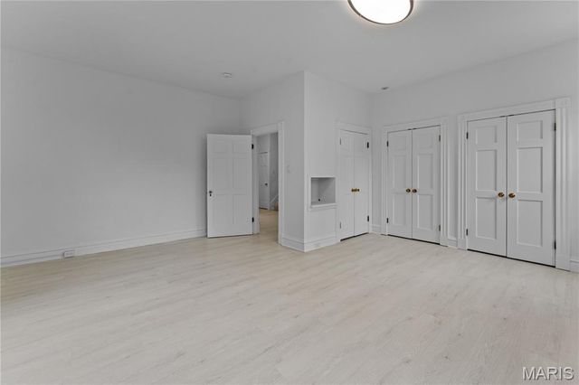 31 Dartford Avenue, Clayton, MO 63105