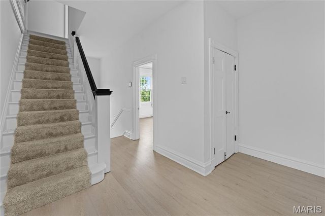 31 Dartford Avenue, Clayton, MO 63105