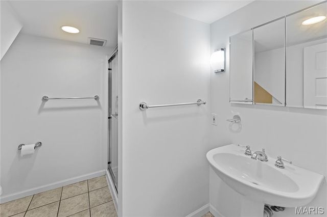 31 Dartford Avenue, Clayton, MO 63105