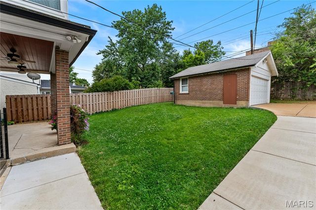 31 Dartford Avenue, Clayton, MO 63105