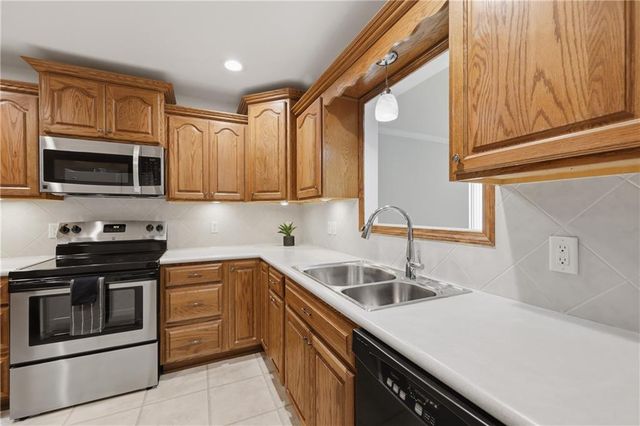 303 E Partridge Avenue 39, Independence, MO 64055