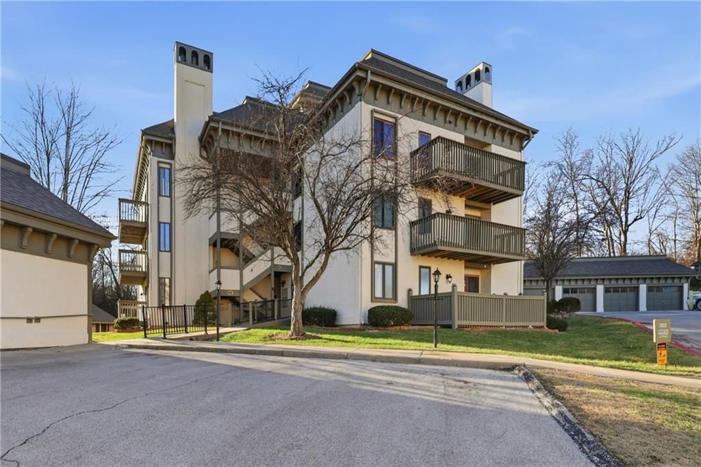 303 E Partridge Avenue 39, Independence, MO 64055