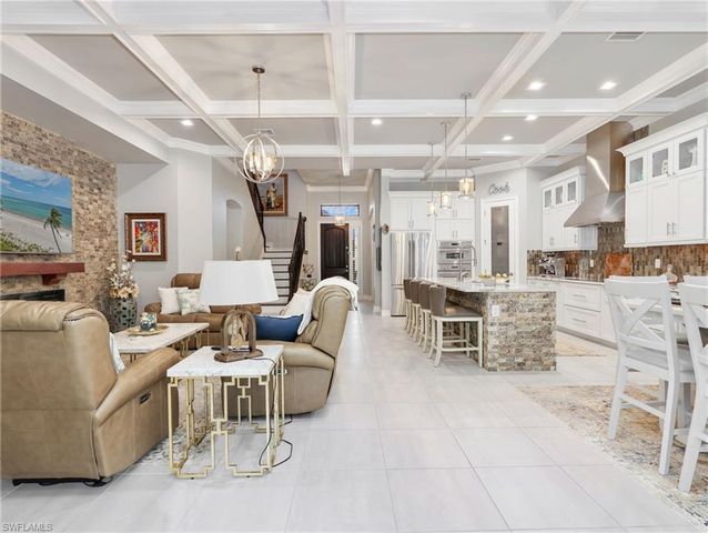 16395 Barclay CT, Naples, FL 34110