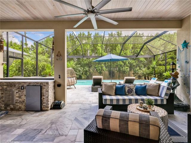 16395 Barclay CT, Naples, FL 34110