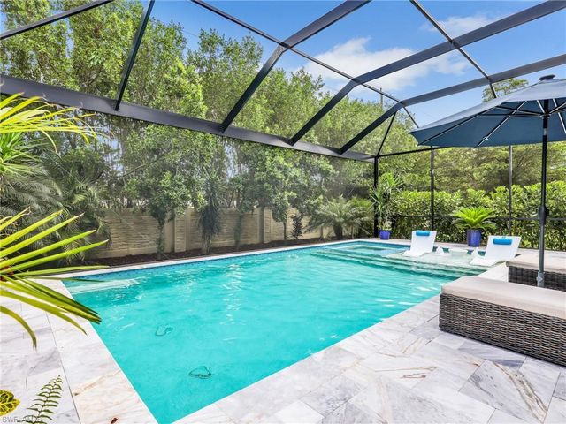 16395 Barclay CT, Naples, FL 34110