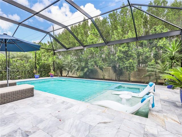 16395 Barclay CT, Naples, FL 34110