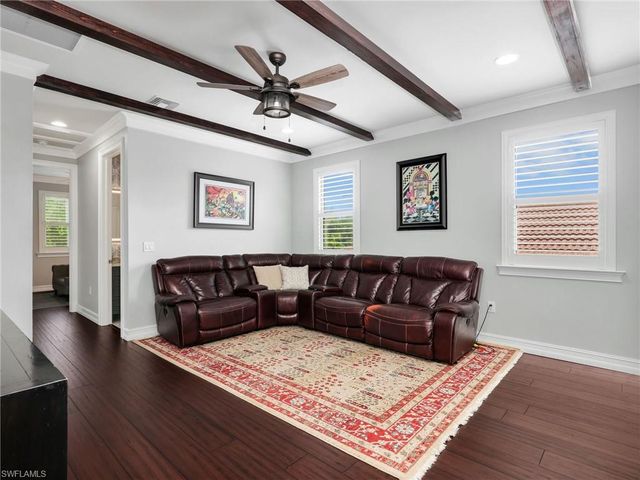 16395 Barclay CT, Naples, FL 34110