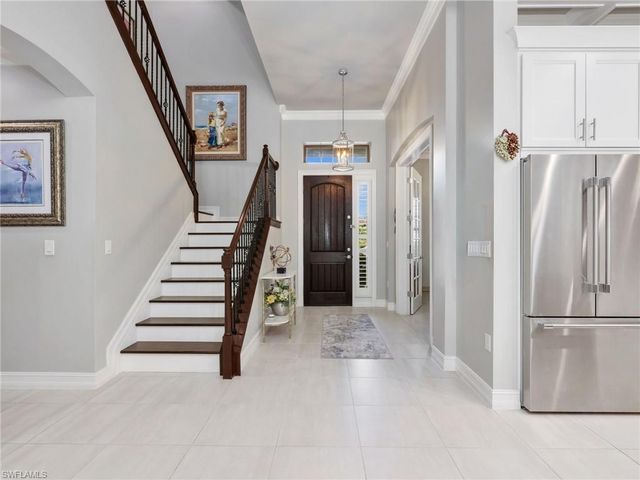16395 Barclay CT, Naples, FL 34110