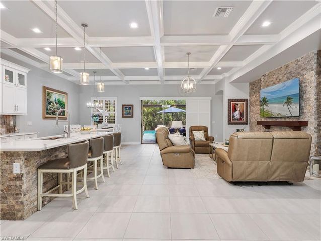 16395 Barclay CT, Naples, FL 34110