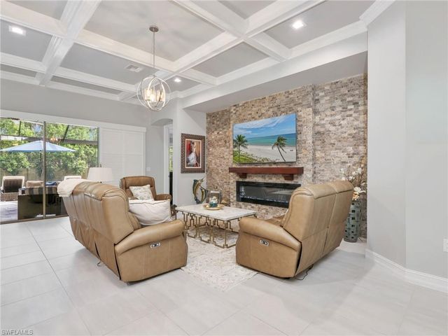 16395 Barclay CT, Naples, FL 34110
