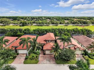 16395 Barclay CT, Naples, FL 34110