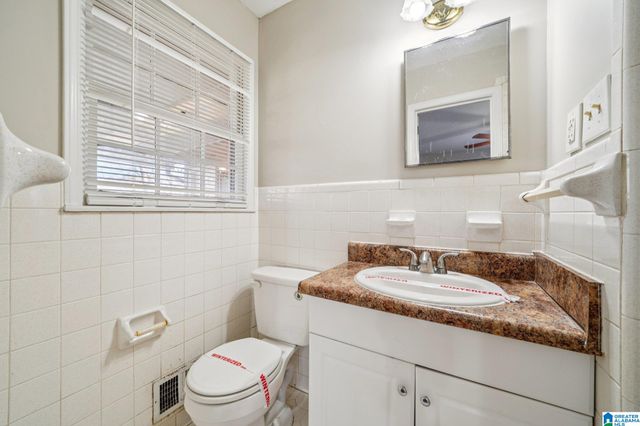 908 ROCKINGHAM ROAD, Birmingham, AL 35235