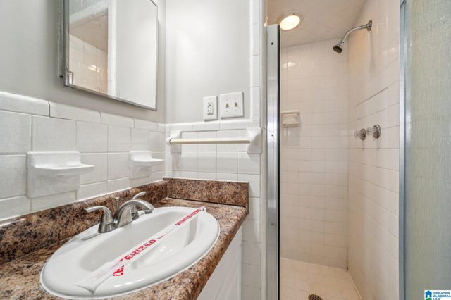 908 ROCKINGHAM ROAD, Birmingham, AL 35235