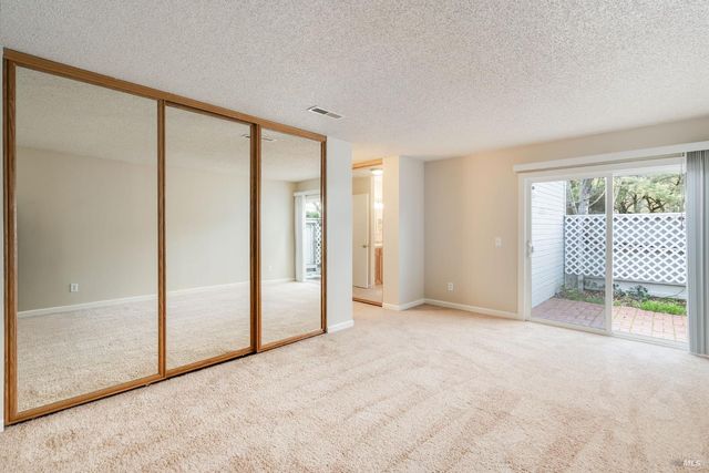 2322 Lakeview Dr, Santa Rosa, CA 95405