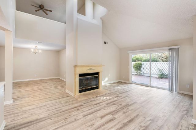 2322 Lakeview Dr, Santa Rosa, CA 95405