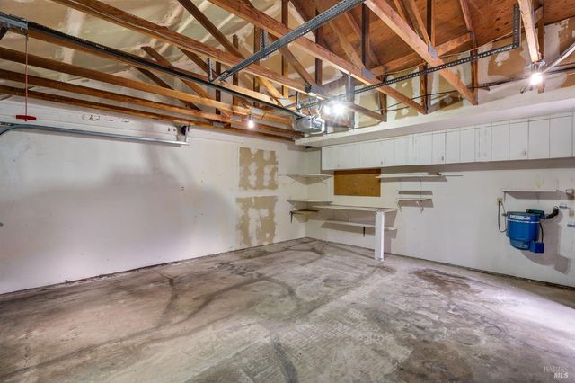 2322 Lakeview Dr, Santa Rosa, CA 95405