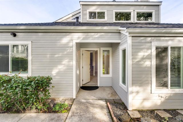 2322 Lakeview Dr, Santa Rosa, CA 95405