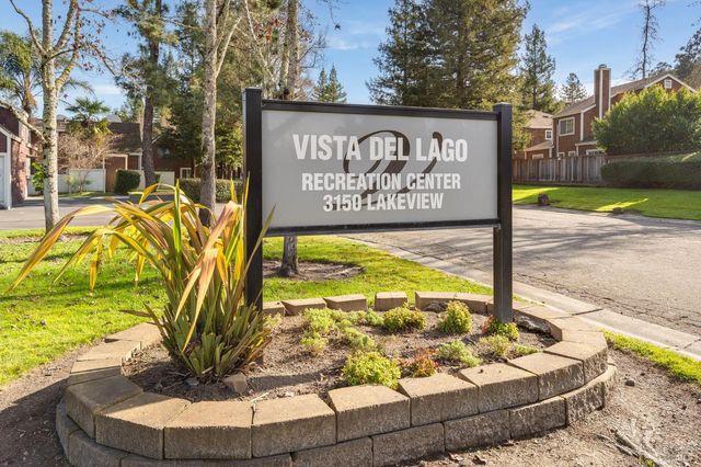 2322 Lakeview Dr, Santa Rosa, CA 95405