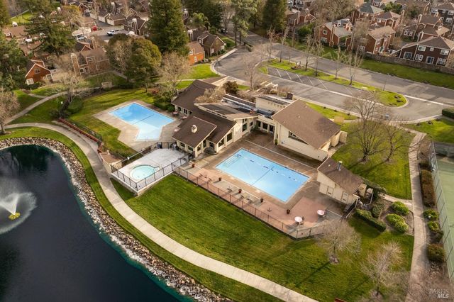 2322 Lakeview Dr, Santa Rosa, CA 95405