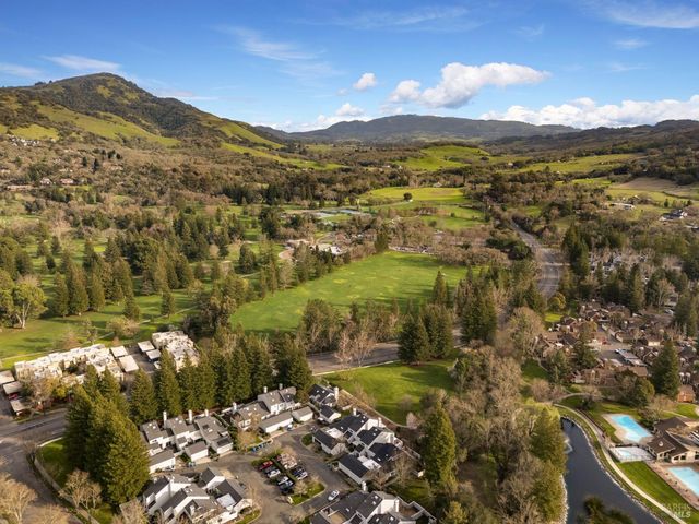 2322 Lakeview Dr, Santa Rosa, CA 95405