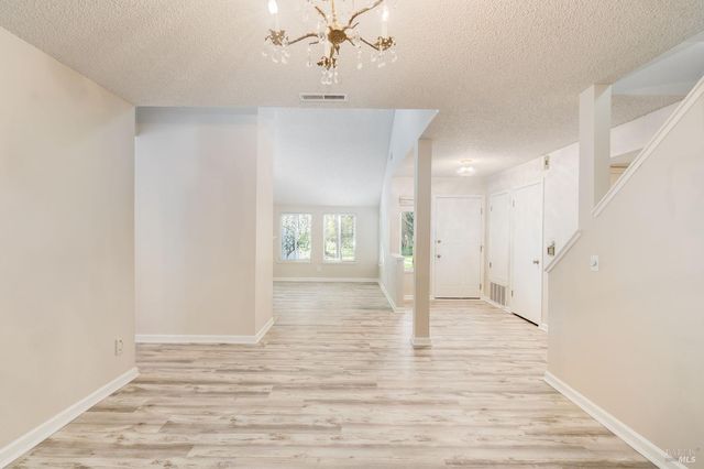 2322 Lakeview Dr, Santa Rosa, CA 95405