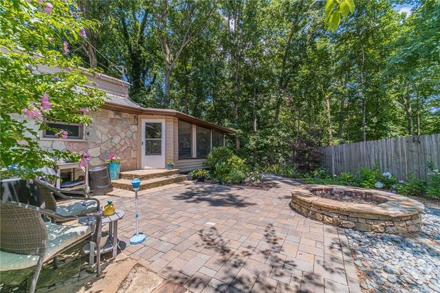 45 Lakepoint Drive, Dawsonville, GA 30534