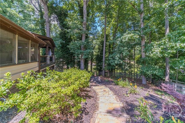 45 Lakepoint Drive, Dawsonville, GA 30534