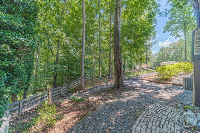 45 Lakepoint Drive, Dawsonville, GA 30534