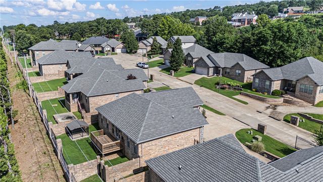 31 Village Court, Russellville, AR 72802